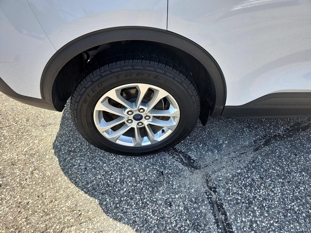 2020 Ford Escape Image 10