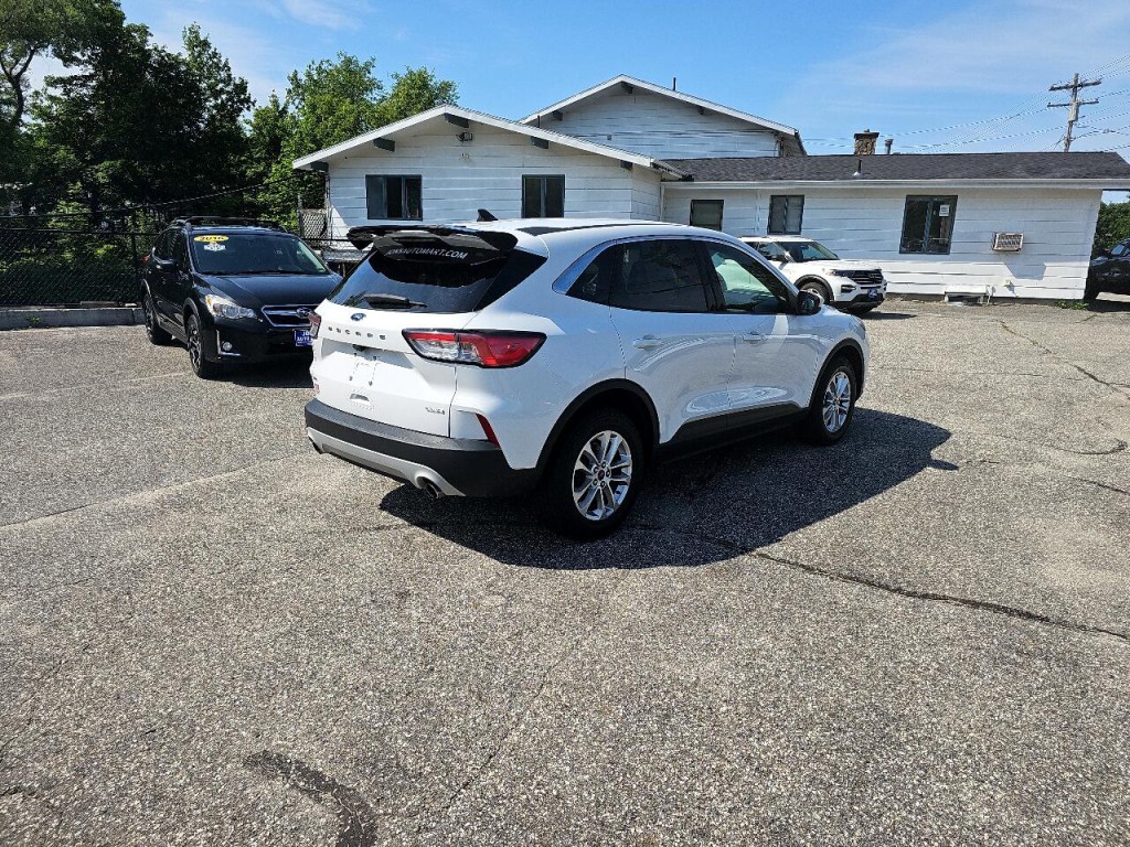 2020 Ford Escape Image 11