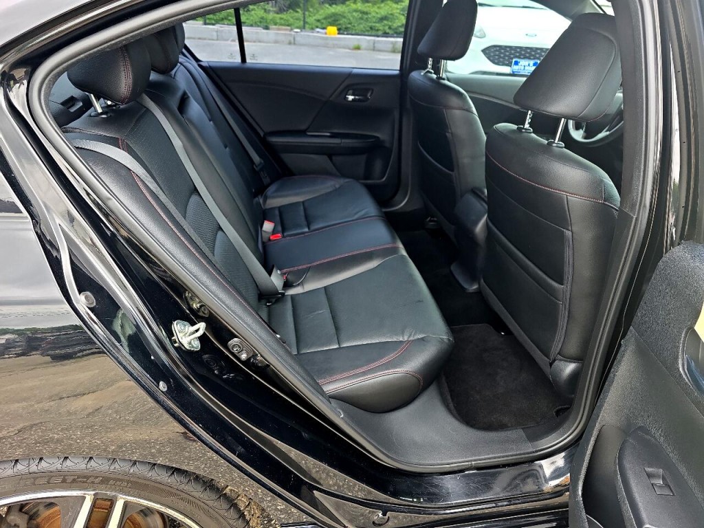 2017 Honda Accord Image 9