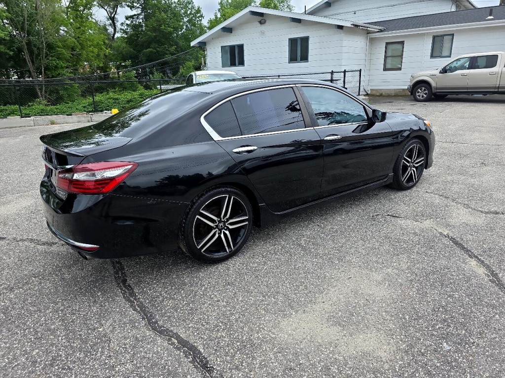 2017 Honda Accord Image 10