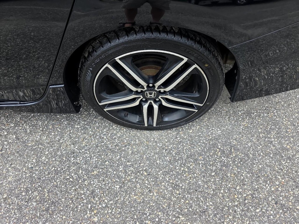 2017 Honda Accord Image 16