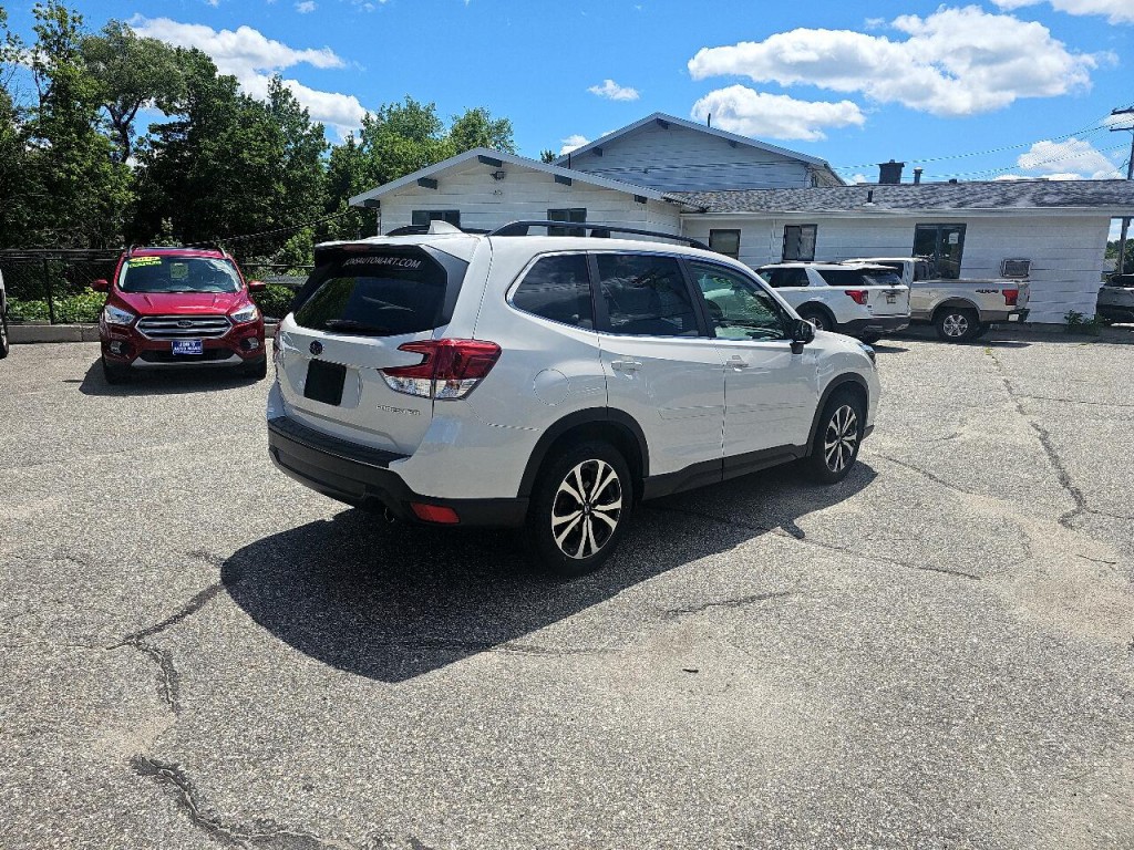 2021 Subaru Forester Image 11