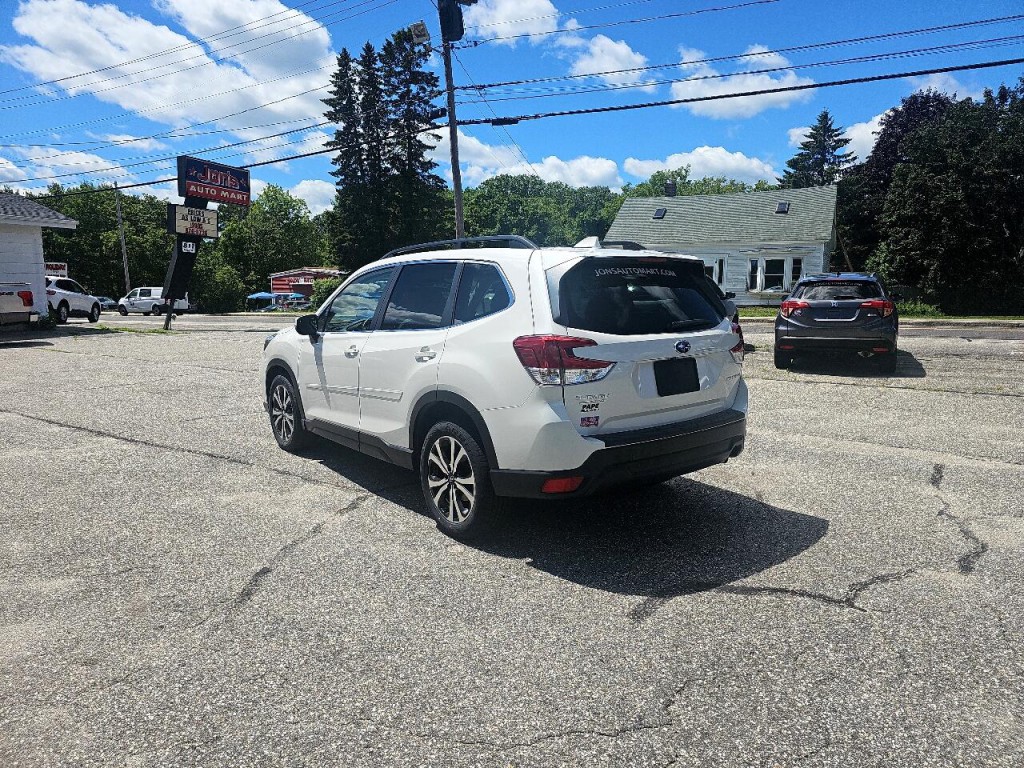 2021 Subaru Forester Image 14