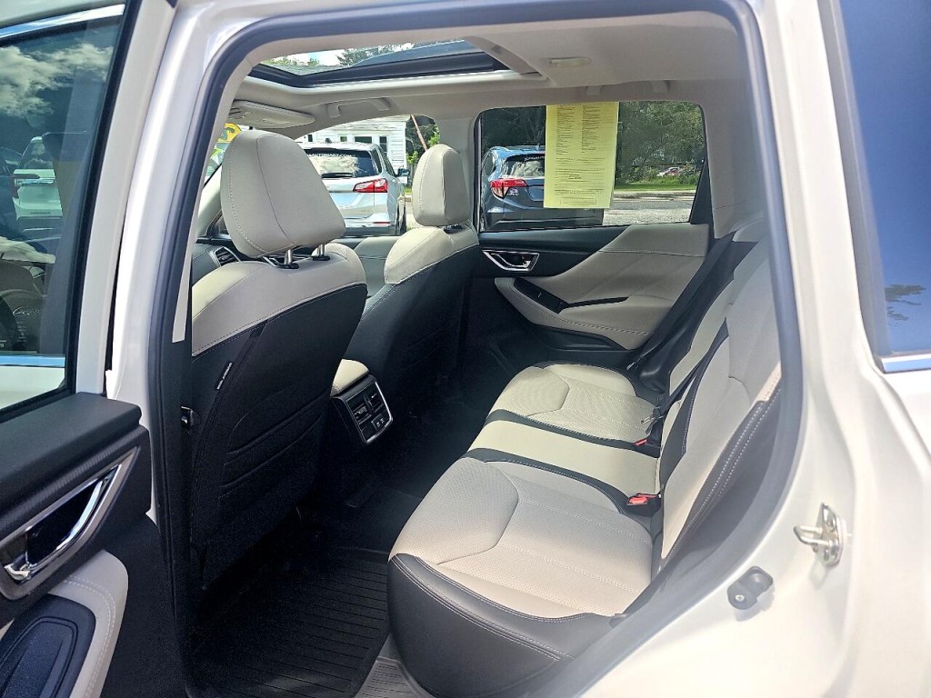 2021 Subaru Forester Image 17
