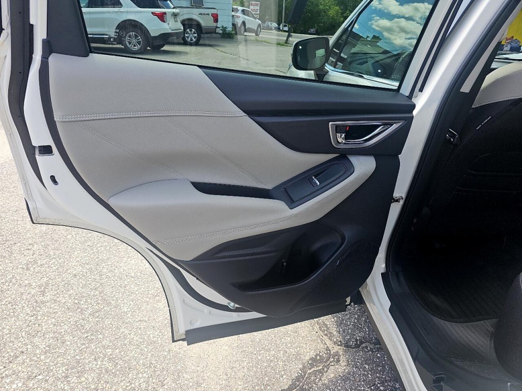 2021 Subaru Forester Image 18