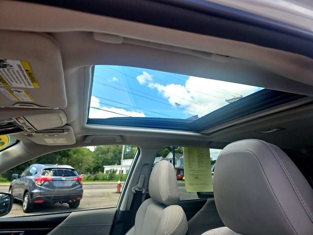 2021 Subaru Forester Image 21