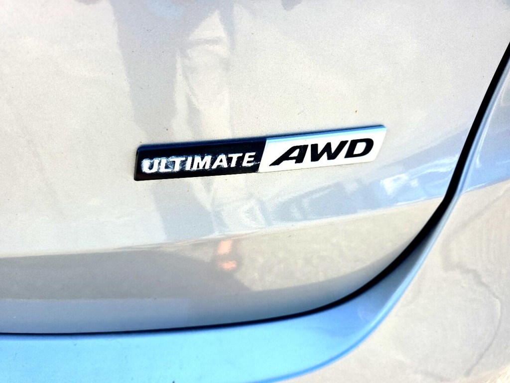 2015 Hyundai Santa Fe Image 12