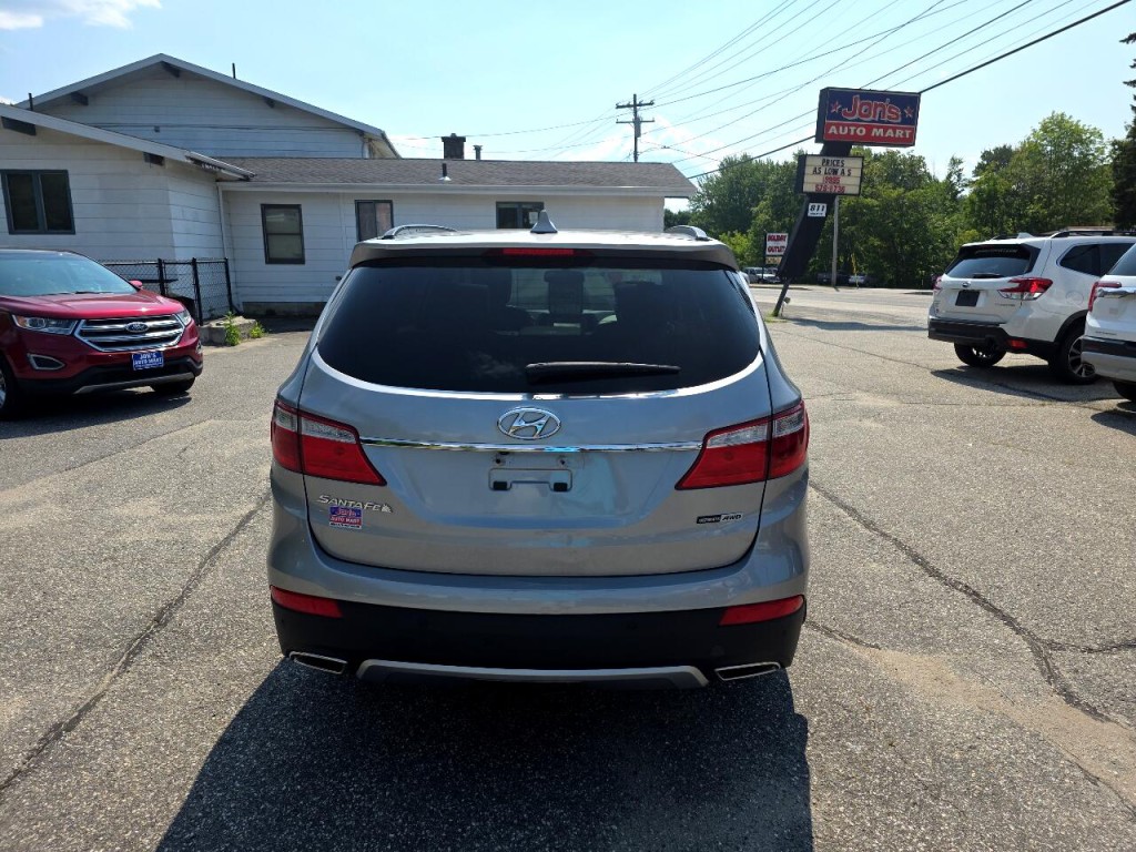 2015 Hyundai Santa Fe Image 13