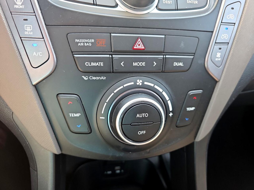 2015 Hyundai Santa Fe Image 27