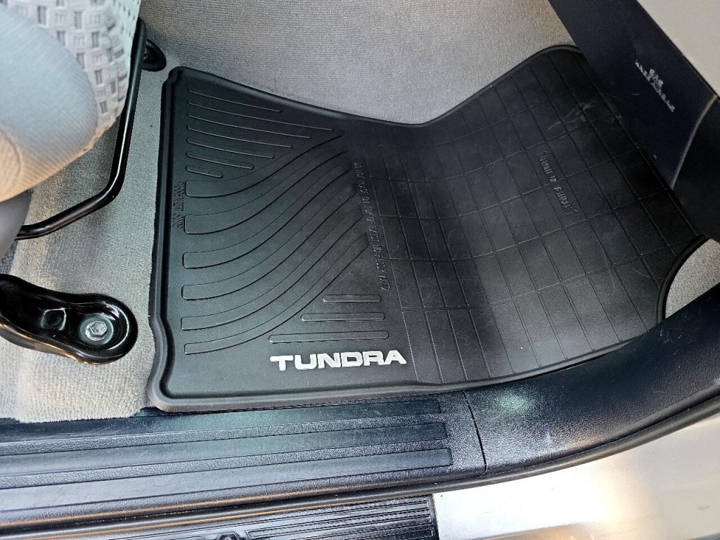 2010 Toyota Tundra Image 6