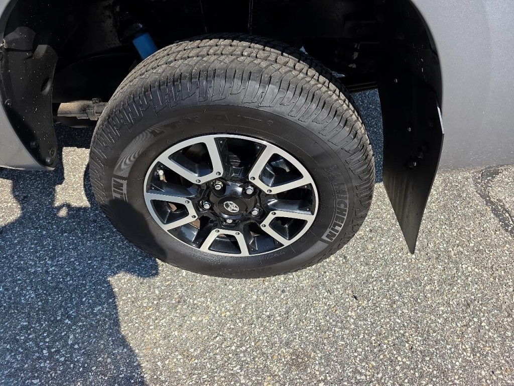 2010 Toyota Tundra Image 17