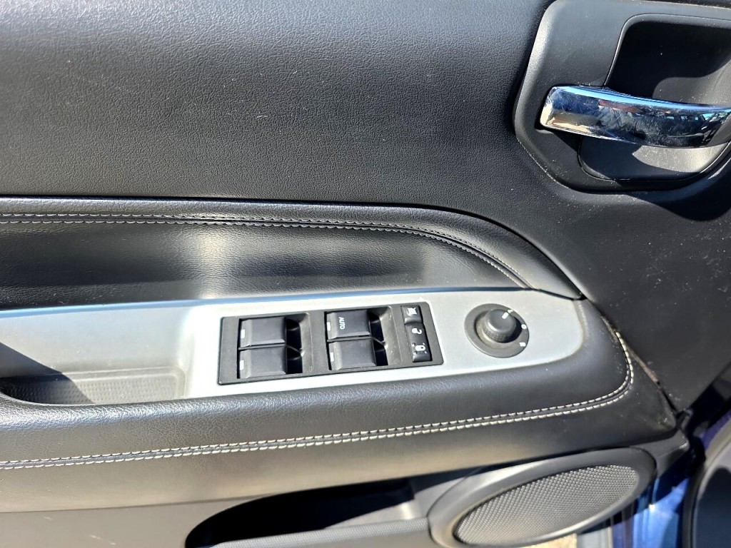 2016 Jeep Compass Image 15