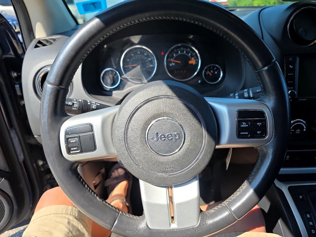 2016 Jeep Compass Image 17