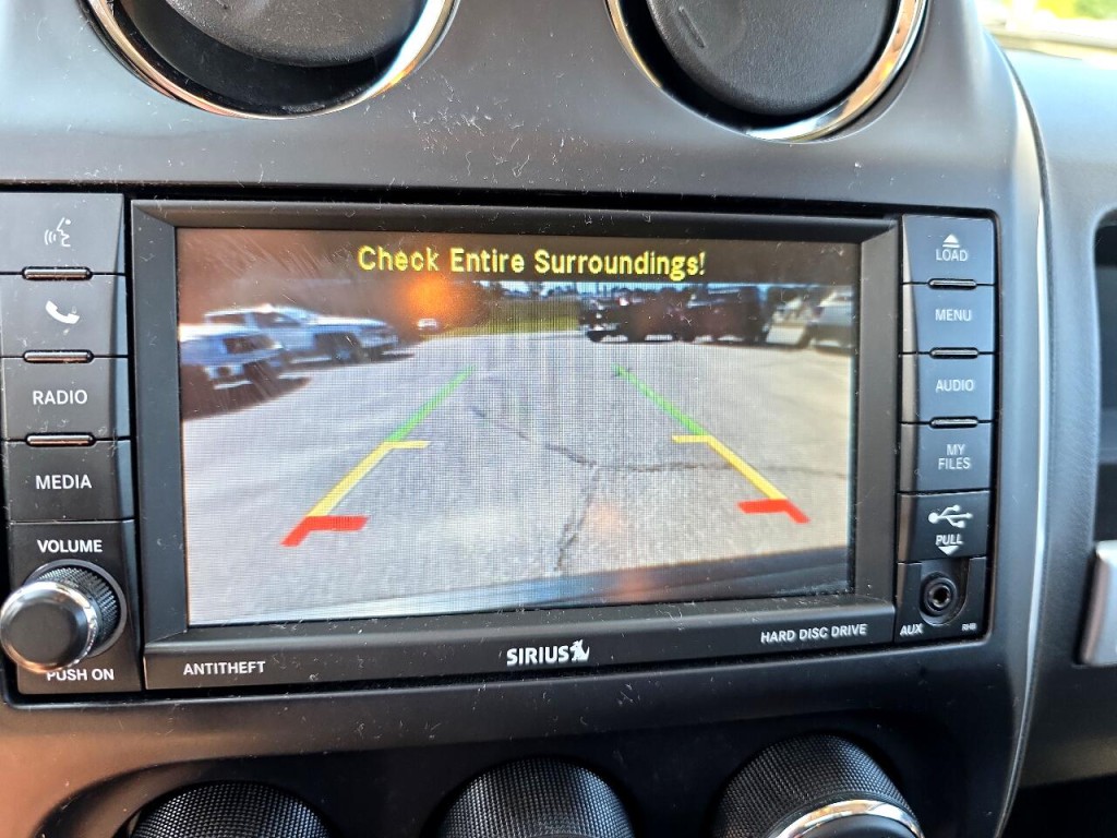 2016 Jeep Compass Image 18