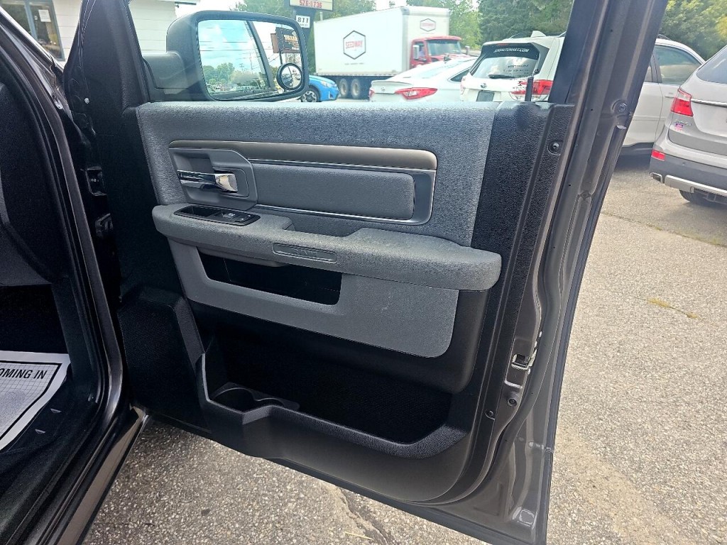 2018 RAM 1500 Image 7