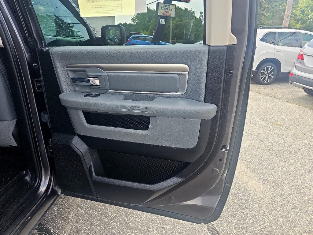 2018 RAM 1500 Image 9