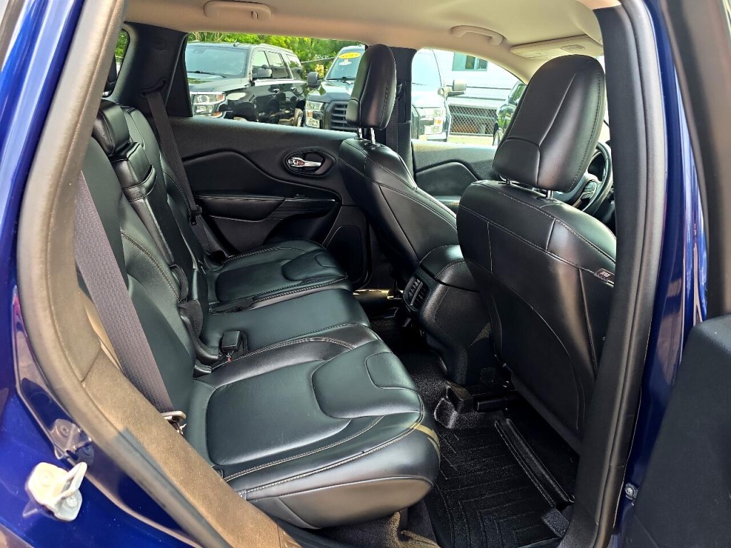 2016 Jeep Cherokee Image 10