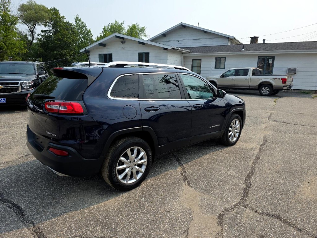 2016 Jeep Cherokee Image 11