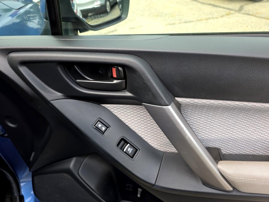 2017 Subaru Forester Image 7