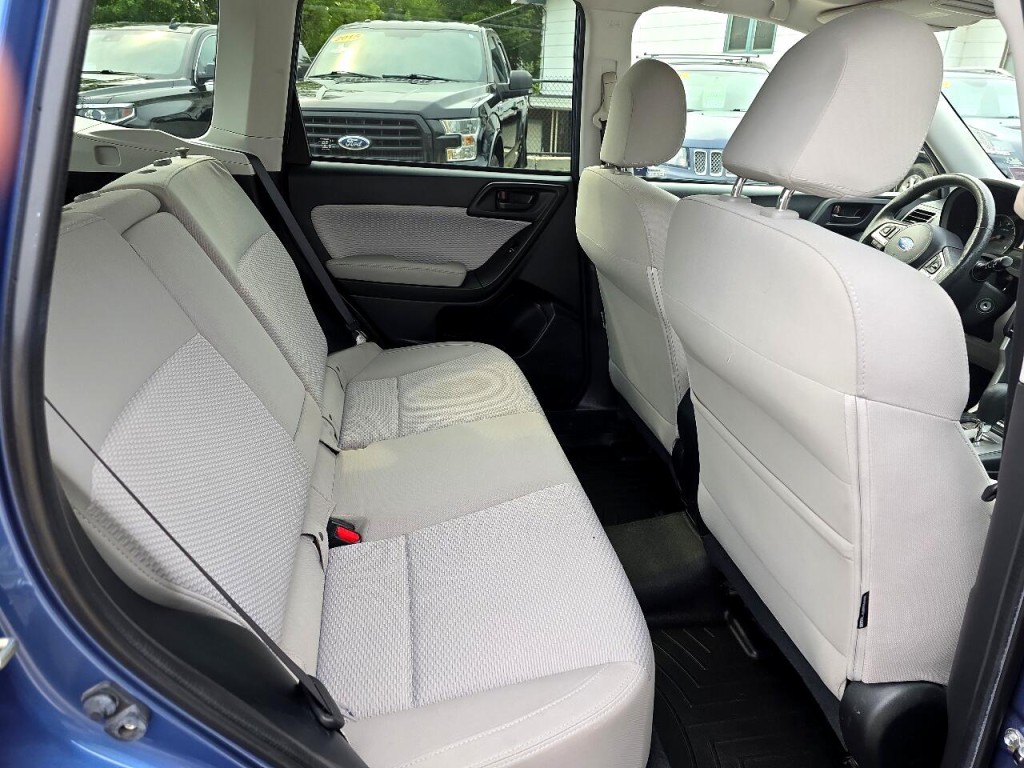 2017 Subaru Forester Image 10