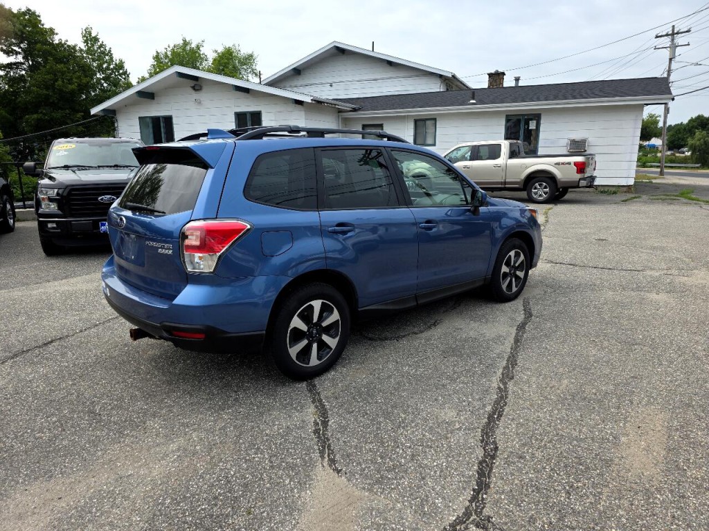2017 Subaru Forester Image 11