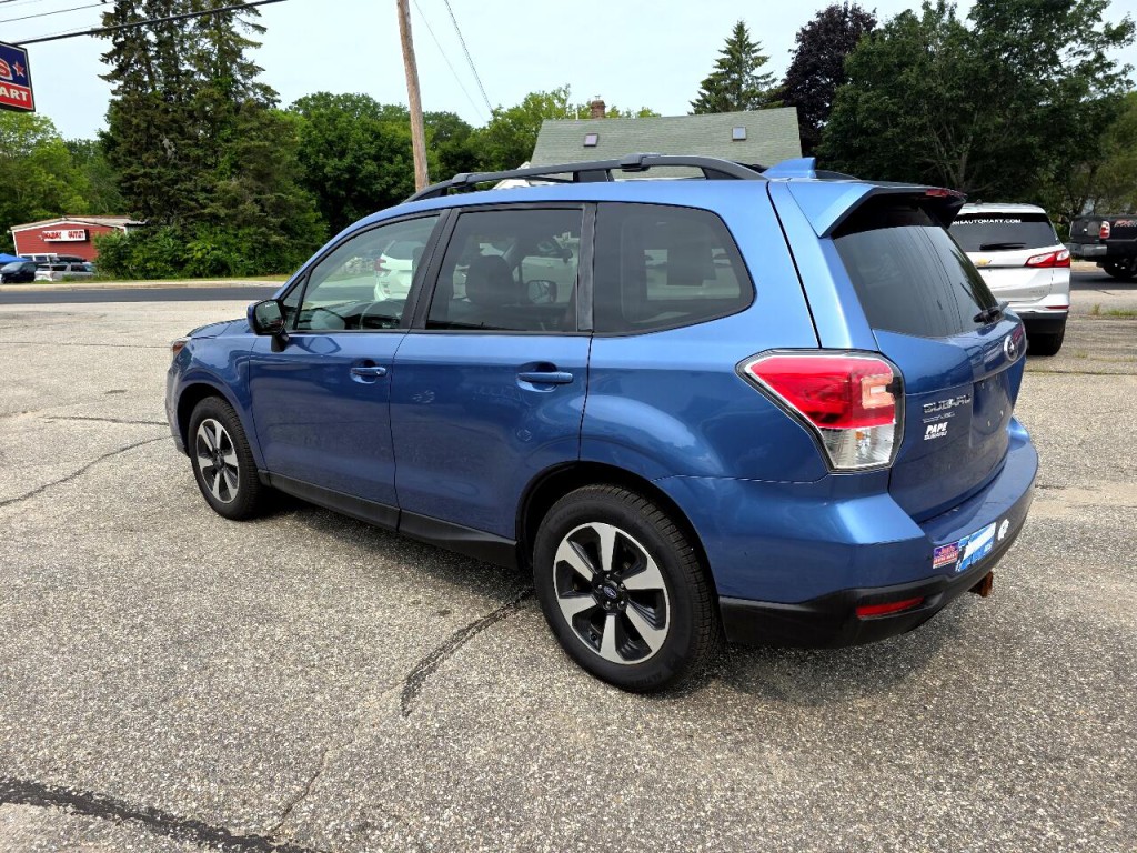 2017 Subaru Forester Image 14