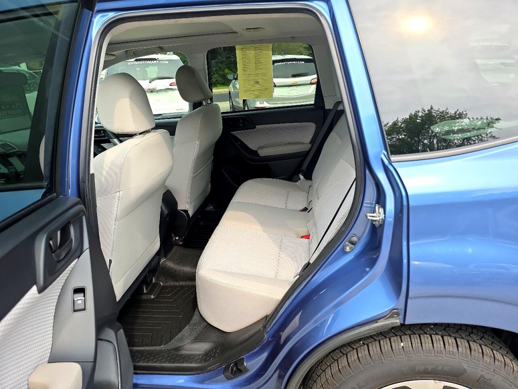 2017 Subaru Forester Image 17