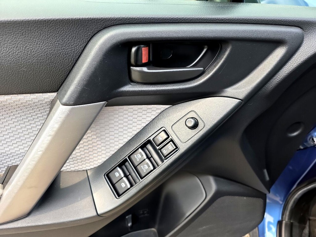 2017 Subaru Forester Image 18