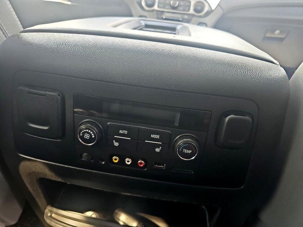 2016 Chevrolet Tahoe Image 11