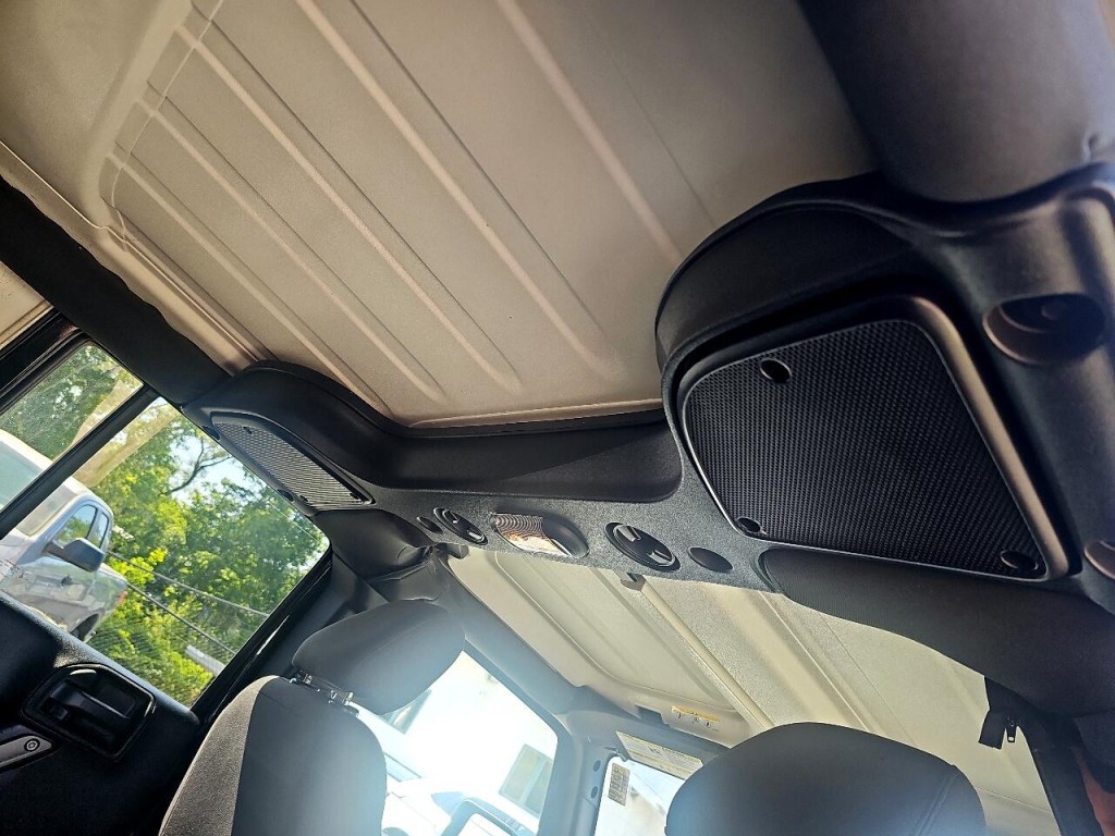 2017 Jeep Wrangler Image 10