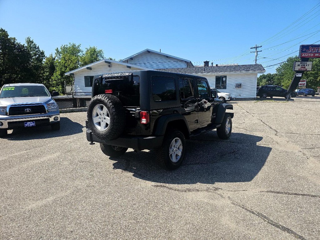 2017 Jeep Wrangler Image 12