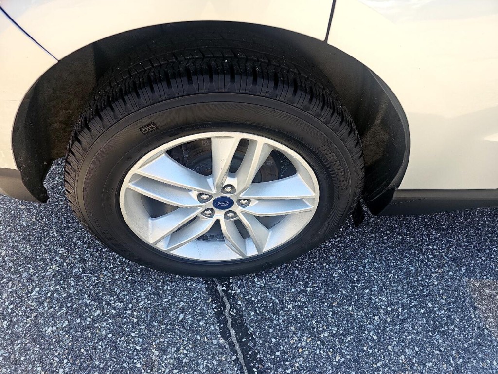 2018 Ford Edge Image 10