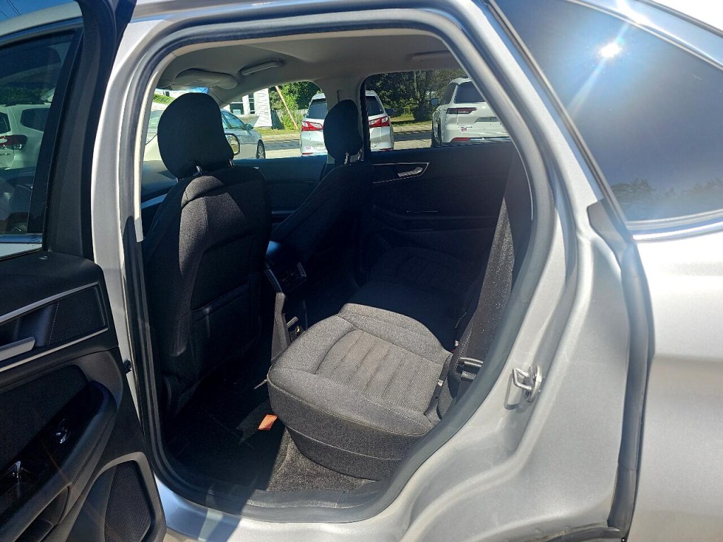 2018 Ford Edge Image 17