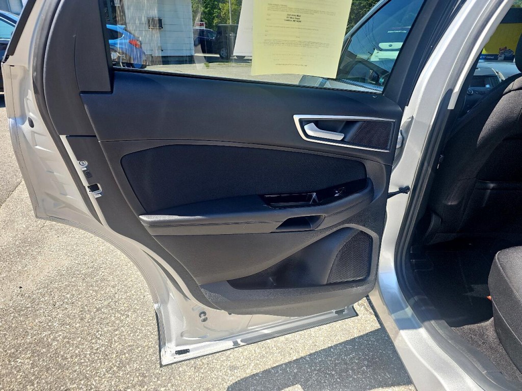 2018 Ford Edge Image 18