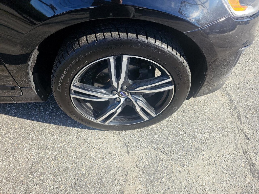2017 Volvo XC60 Image 5