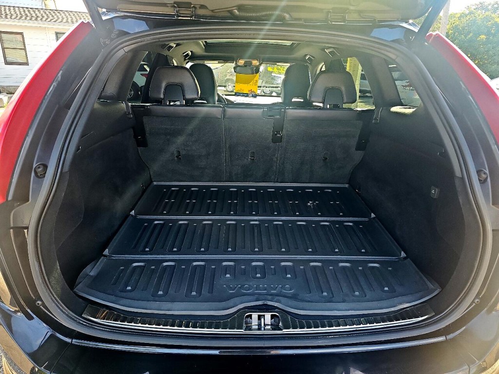 2017 Volvo XC60 Image 14