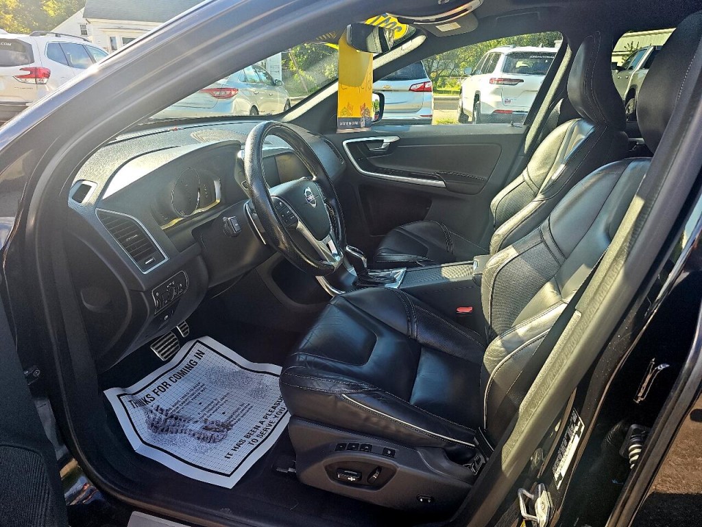 2017 Volvo XC60 Image 21