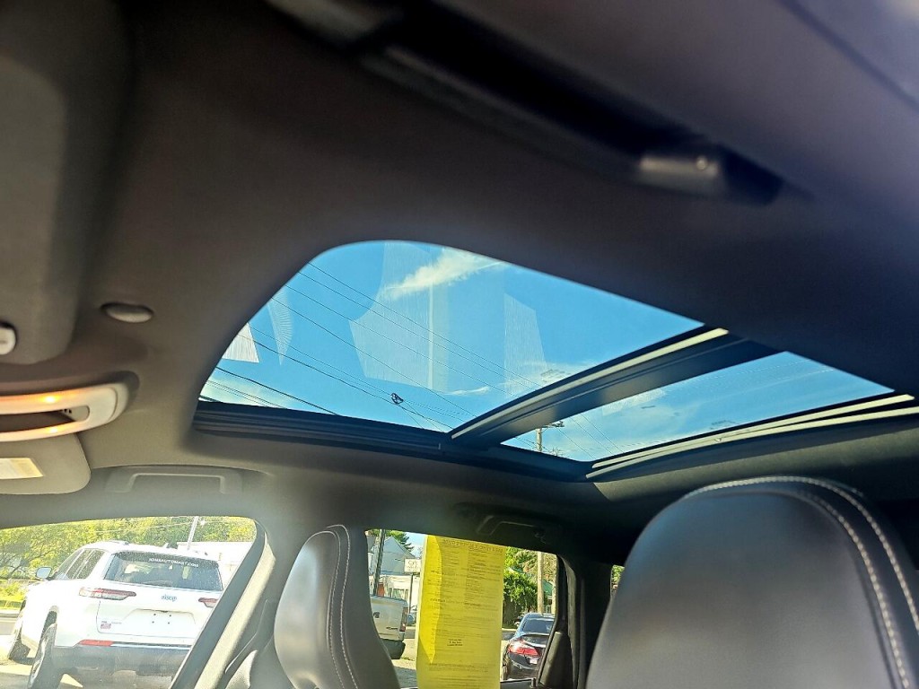 2017 Volvo XC60 Image 23