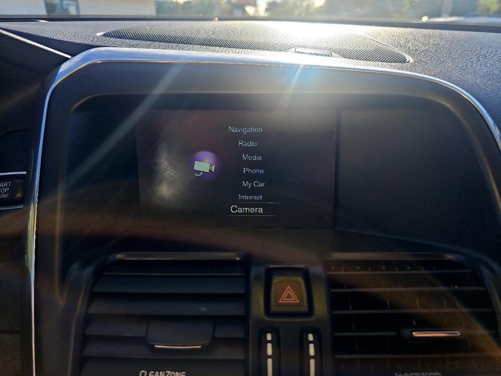 2017 Volvo XC60 Image 25