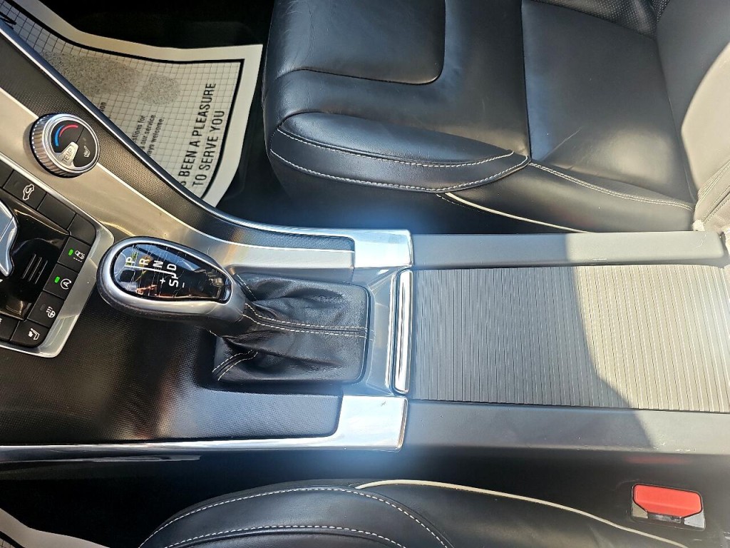 2017 Volvo XC60 Image 27