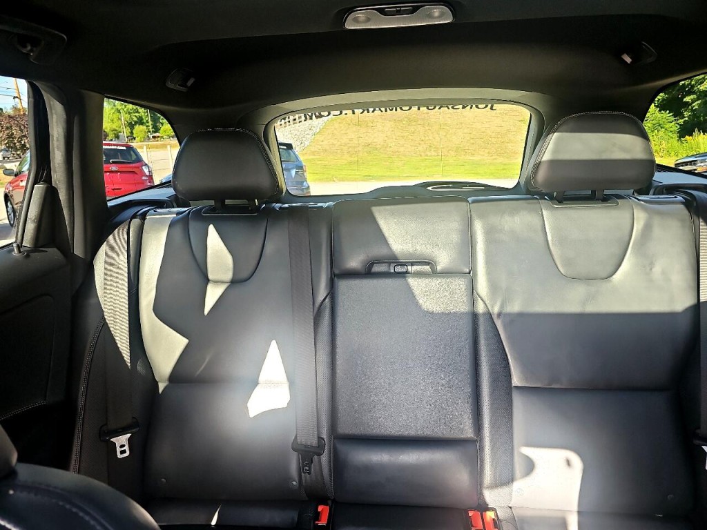 2017 Volvo XC60 Image 28