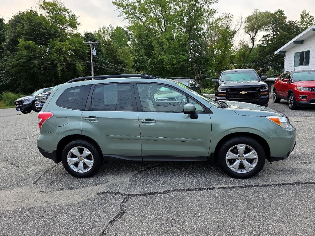 2015 Subaru Forester Image 4