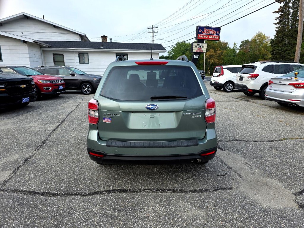 2015 Subaru Forester Image 11