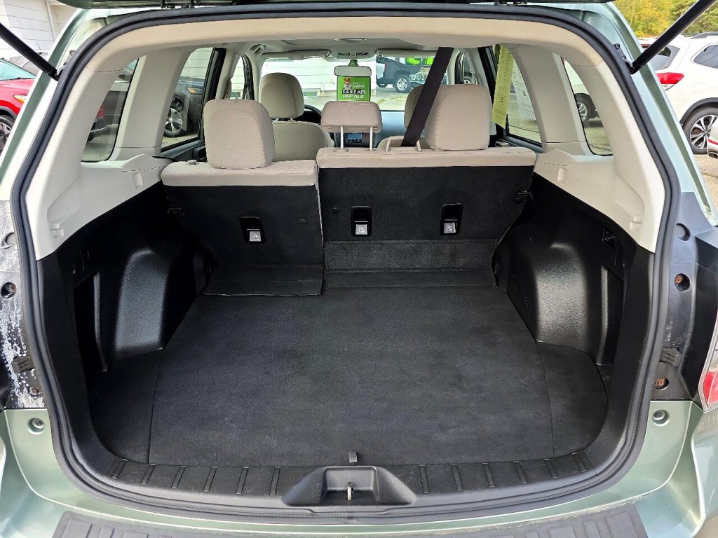 2015 Subaru Forester Image 12