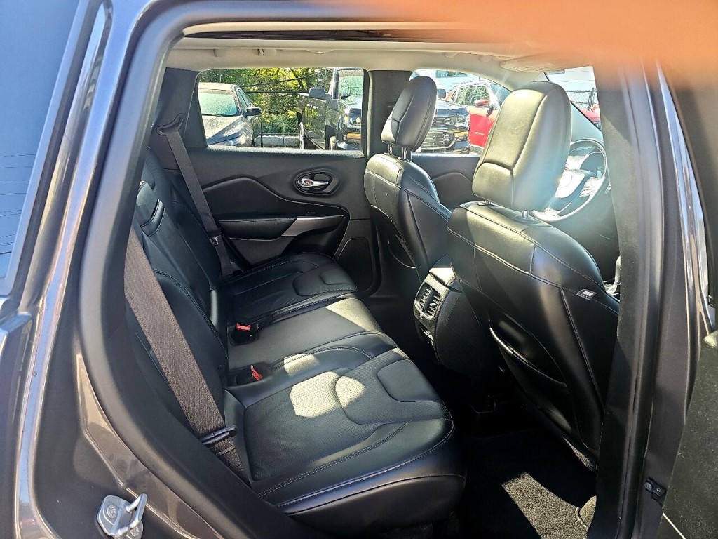 2019 Jeep Cherokee Image 8