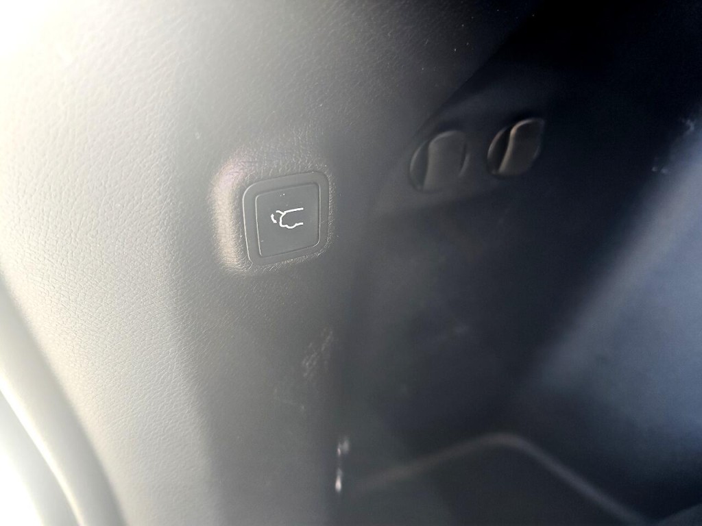 2019 Jeep Cherokee Image 14
