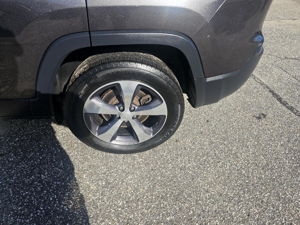 2019 Jeep Cherokee Image 17