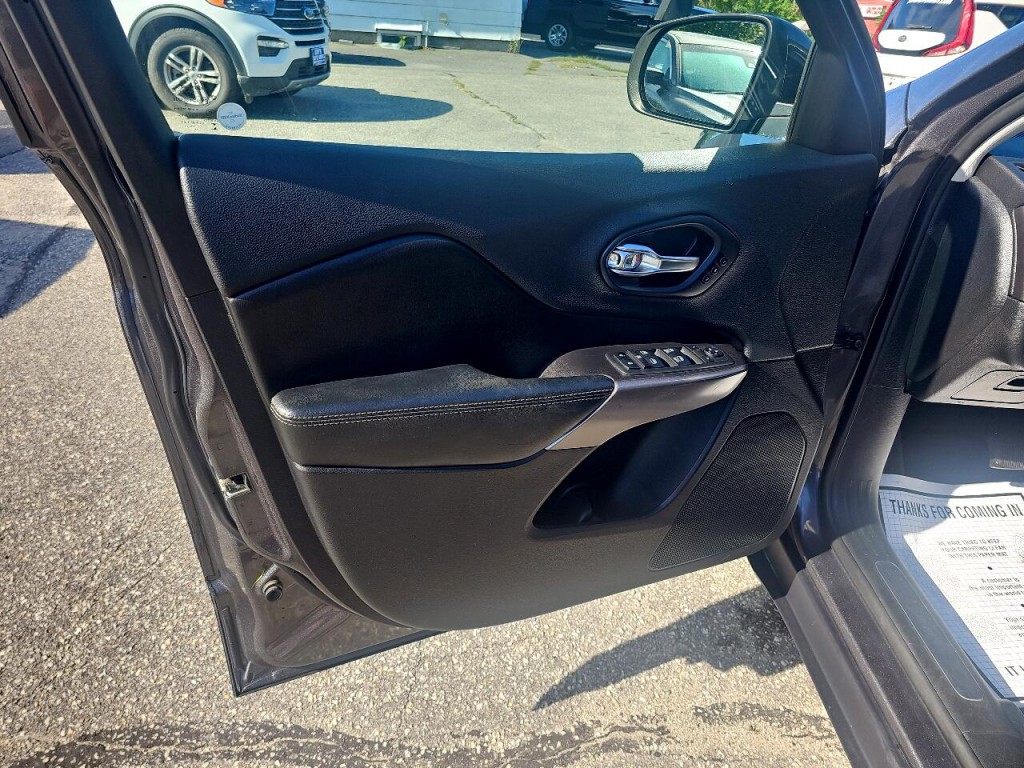 2019 Jeep Cherokee Image 21