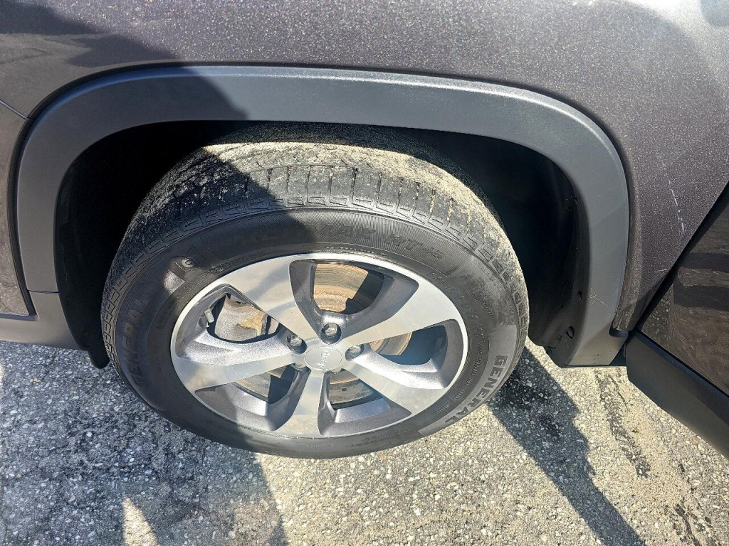 2019 Jeep Cherokee Image 29