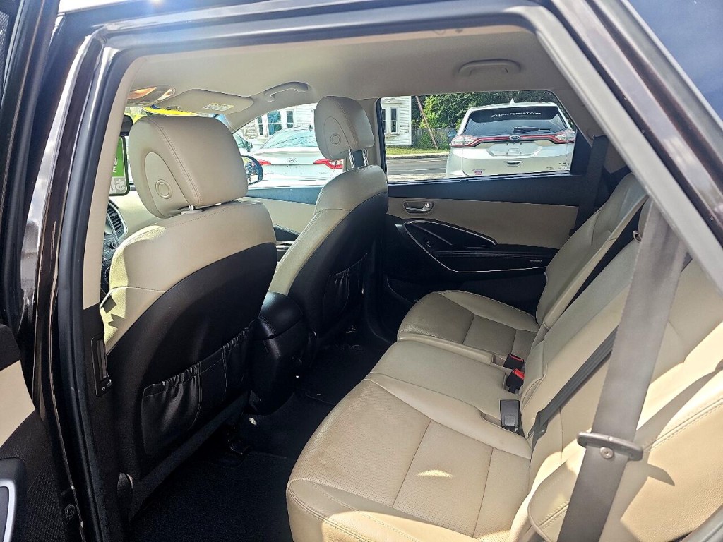 2019 Hyundai Santa Fe Image 20